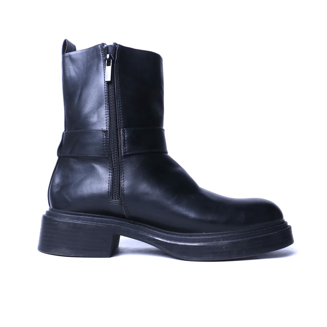 ZARA. .