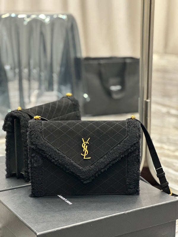 Amelia - YSL Bag - 3931