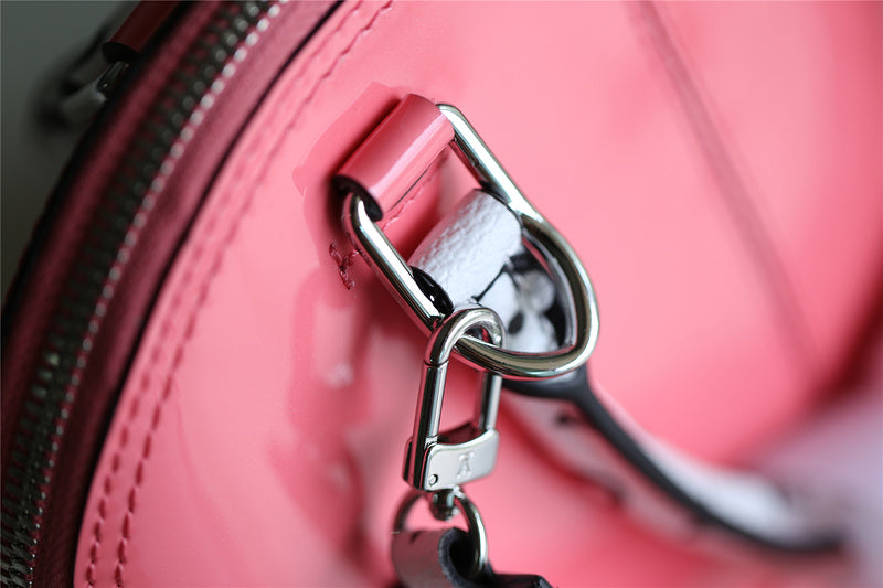 Fan Fashion Lu-Vi bags - 8277