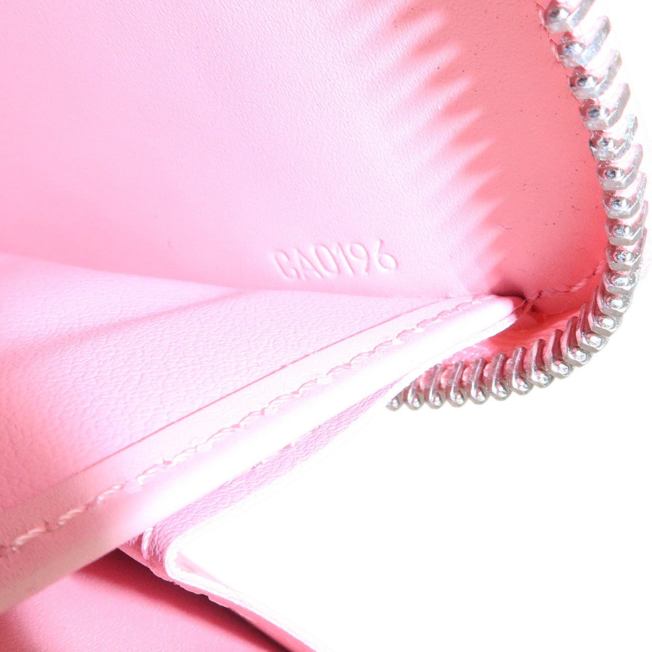 Louis Vuitton Monogram Vernis Jungle Dot Zippy Wallet Pink M41912