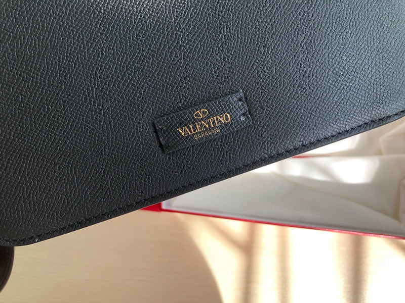 VAL LUXURY BAGS - FOR FASHION LOVERS  AFFORDABLE LUXURY BAGS- 1081