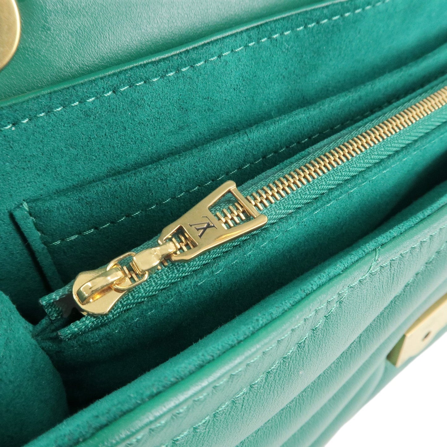 Louis Vuitton New Wave Chain Shoulder Bag Green M58664