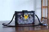 Fan Fashion Lu-Vi bags - 8216