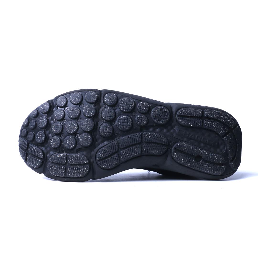 UNDER ARMOUR CHARGED ASSERT 10
