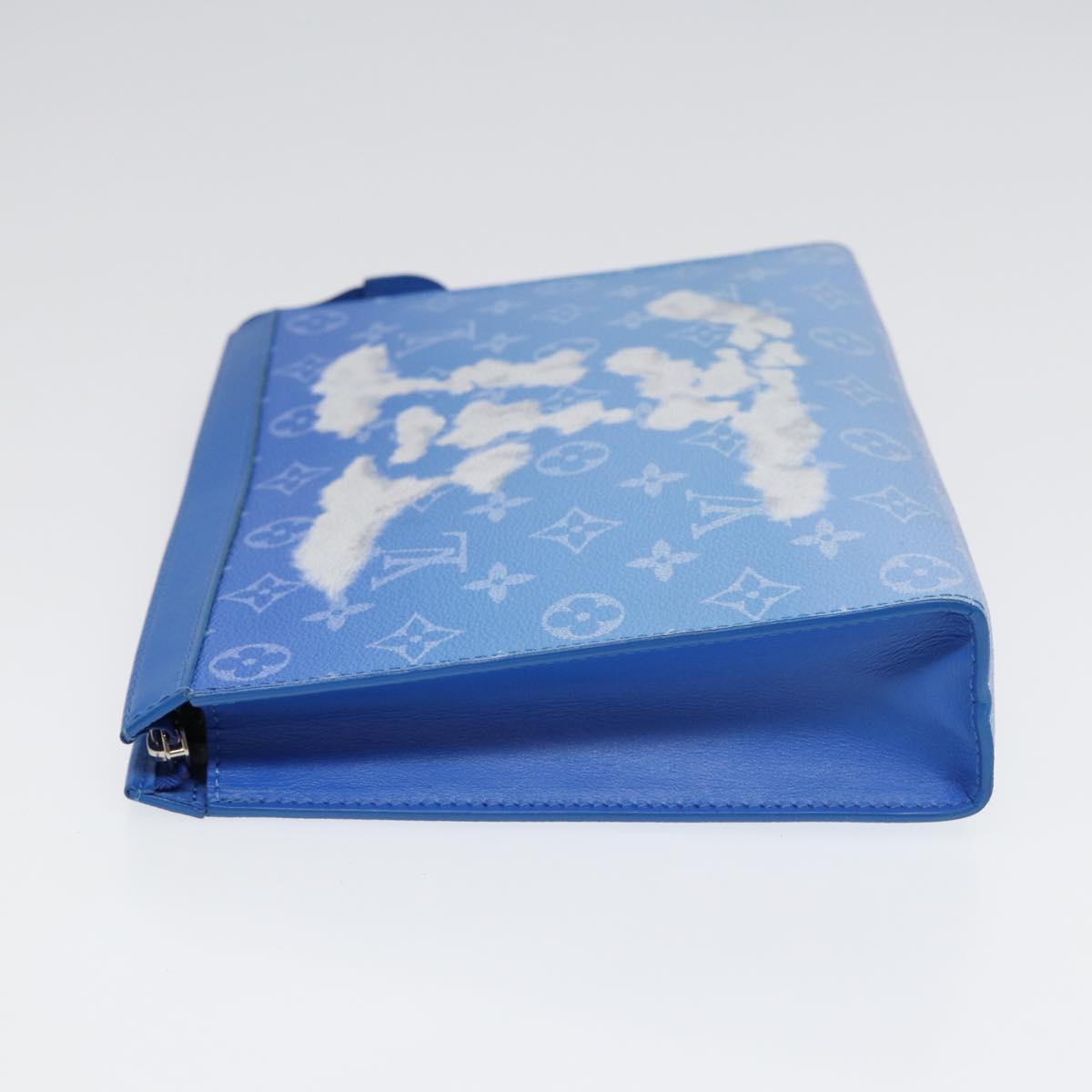 Louis Vuitton Pochette Voyage  Cloth Clutch Bag