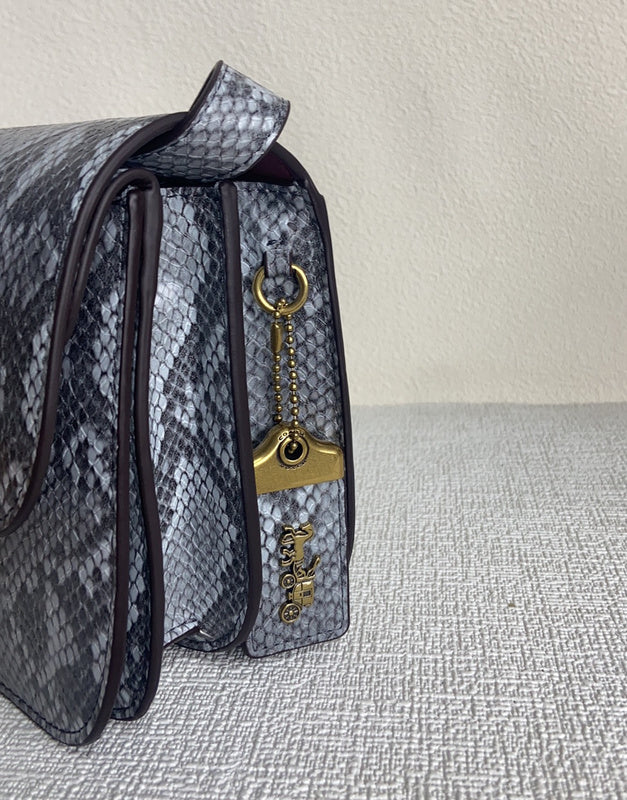 Amelia-i CAH Bags - 036