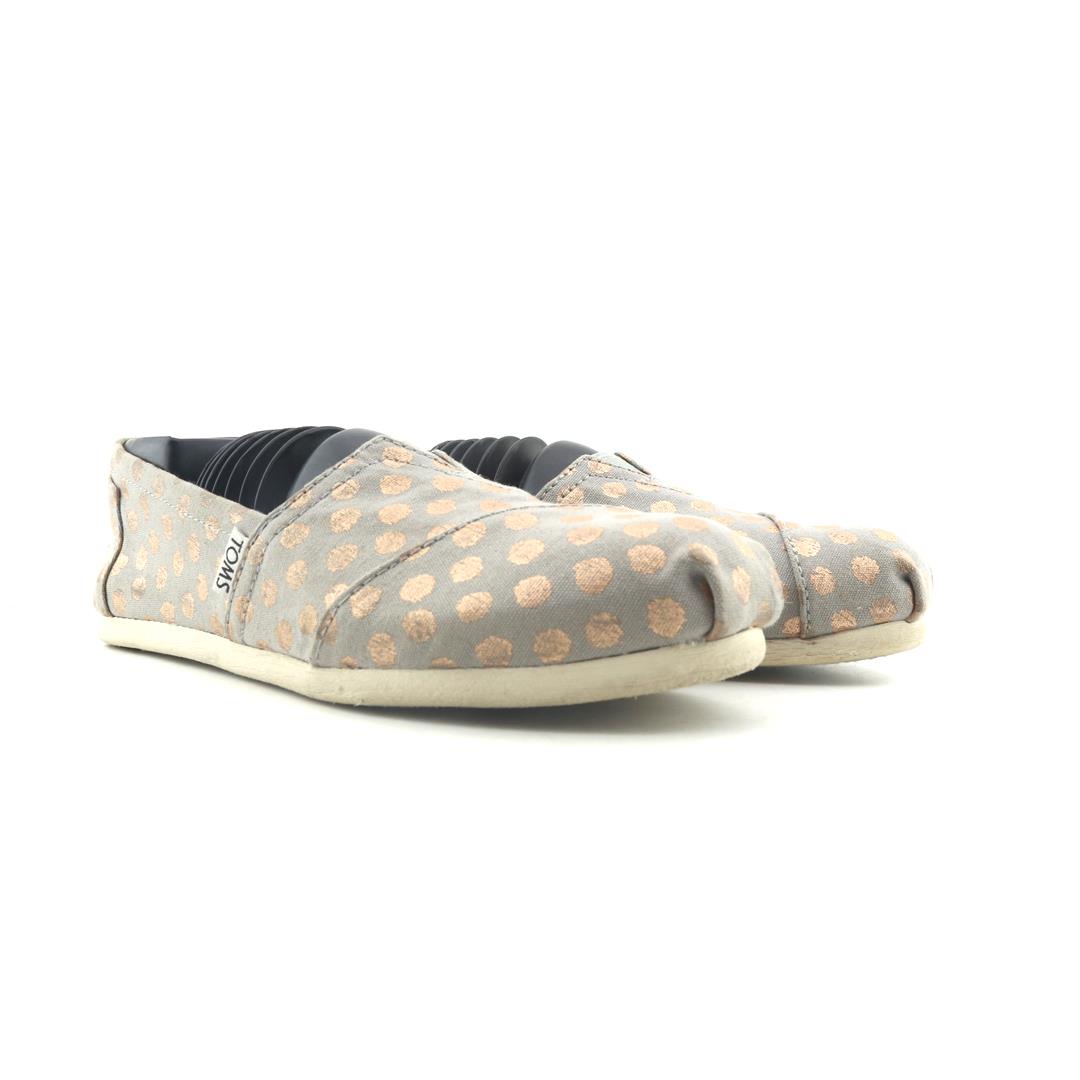 TOMS .