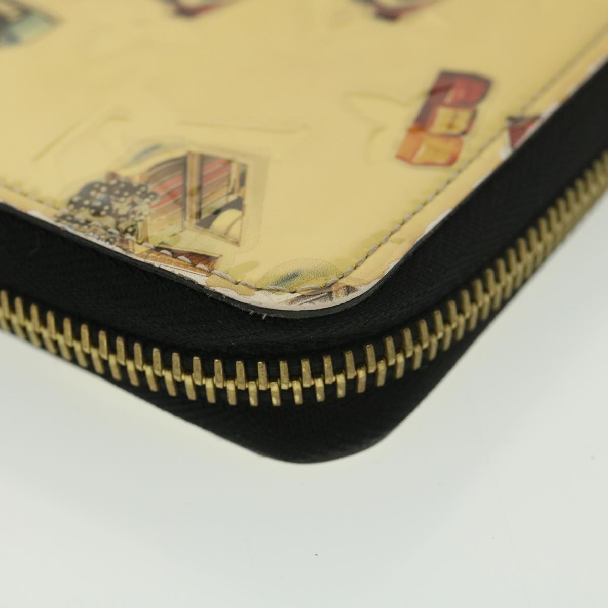 LOUIS VUITTON Vernis Nicolas Ghesquire Zippy Wallet White M50370 LV Auth 39244