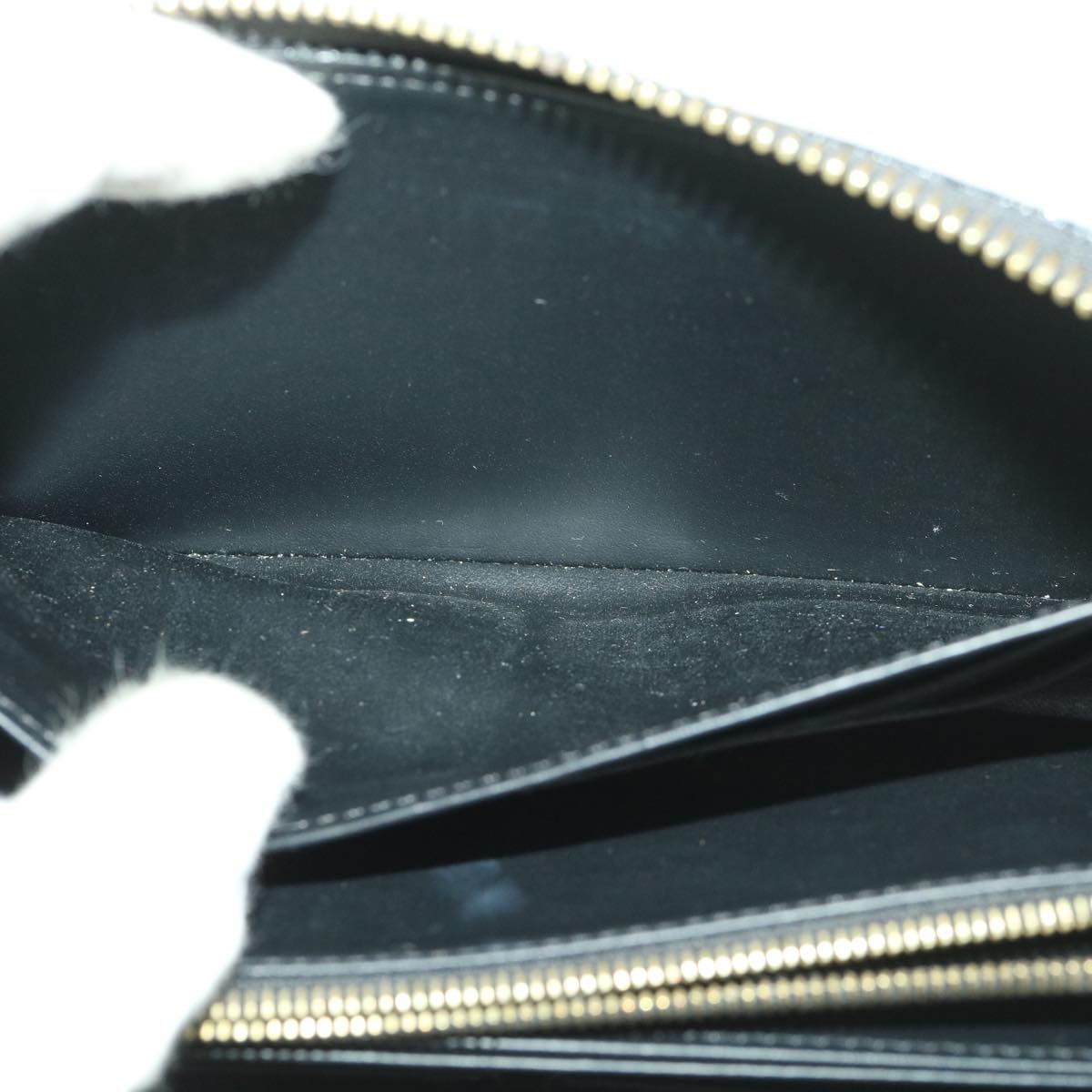 LOUIS VUITTON Vernis Nicolas Ghesquire Zippy Wallet White M50370 LV Auth 39244