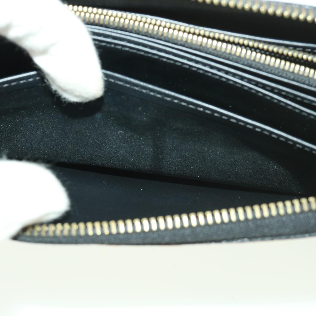 LOUIS VUITTON Vernis Nicolas Ghesquire Zippy Wallet White M50370 LV Auth 39244