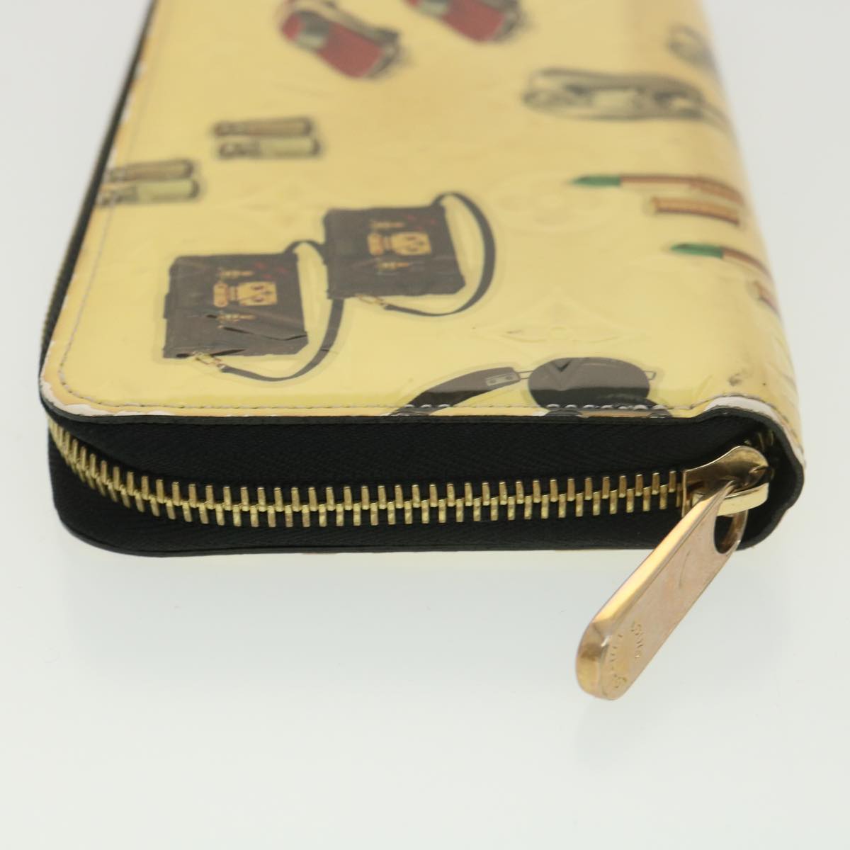 LOUIS VUITTON Vernis Nicolas Ghesquire Zippy Wallet White M50370 LV Auth 39244