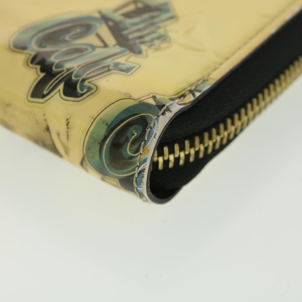 LOUIS VUITTON Vernis Nicolas Ghesquire Zippy Wallet White M50370 LV Auth 39244