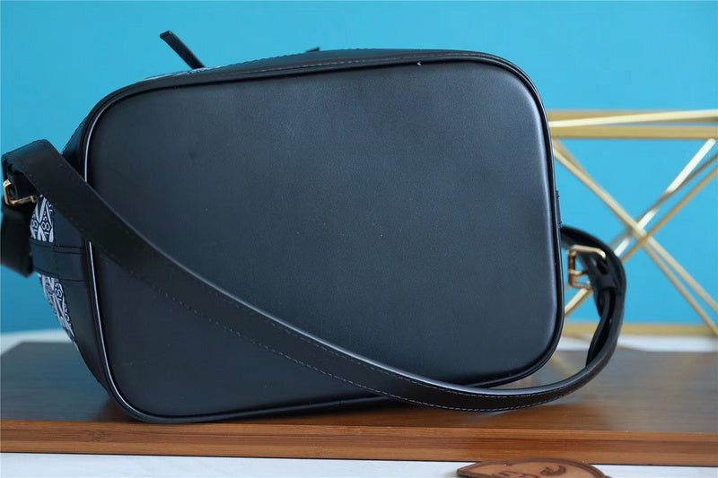 Fan Fashion Lu-Vi bags - 8549
