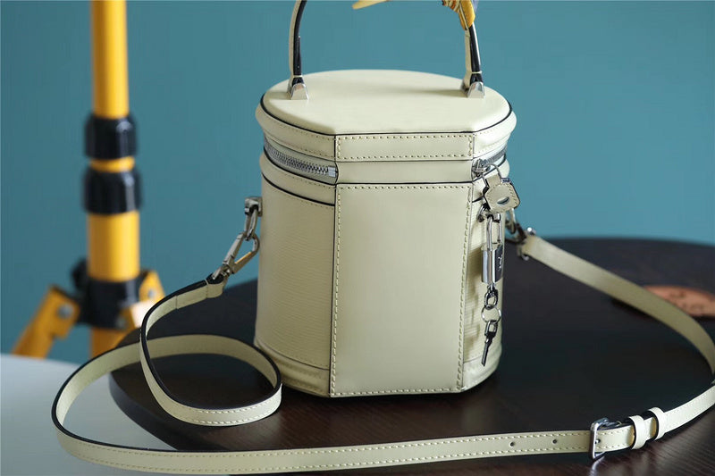 Fan Fashion Lu-Vi bags - 8615