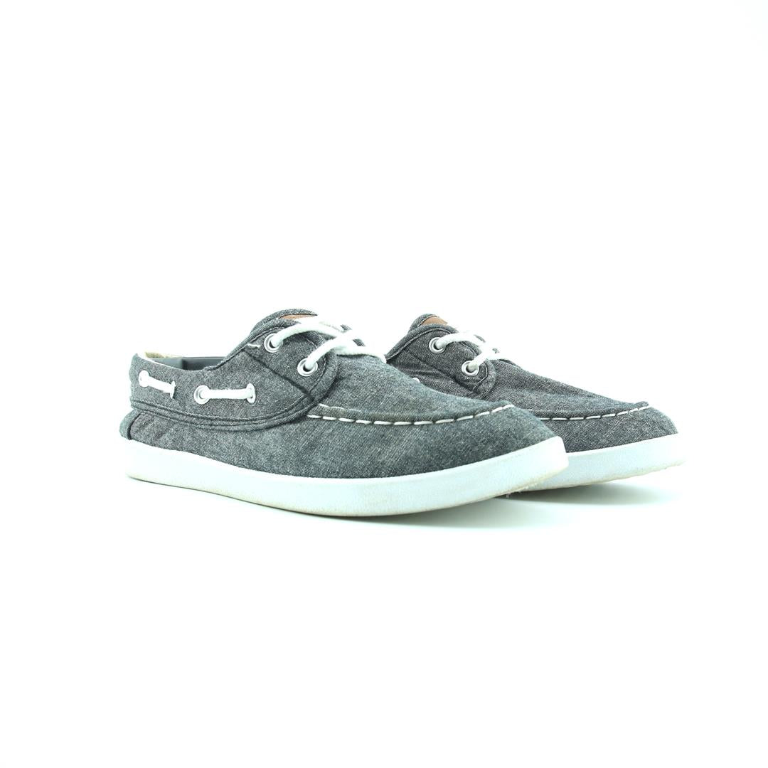 CANVAS CASUAL .