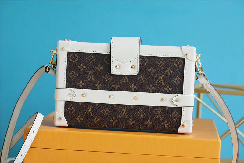Fan Fashion Lu-Vi bags - 8206