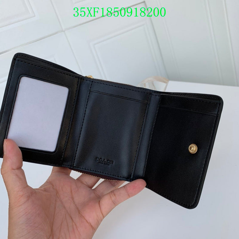 Amelia - CAH Wallet - 073