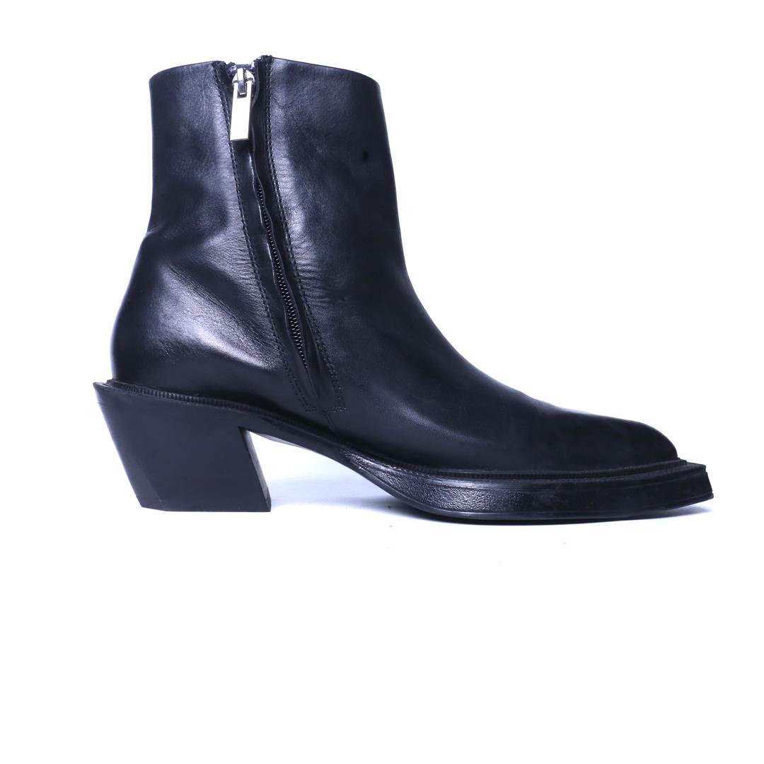 ZARA. .