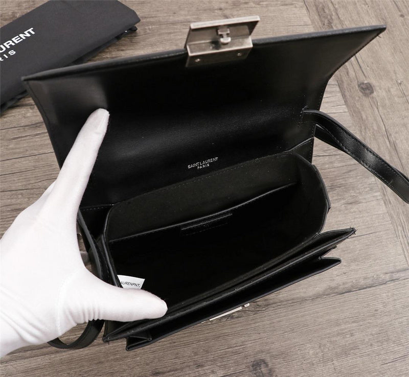 Amelia - YSL Bag - 2837