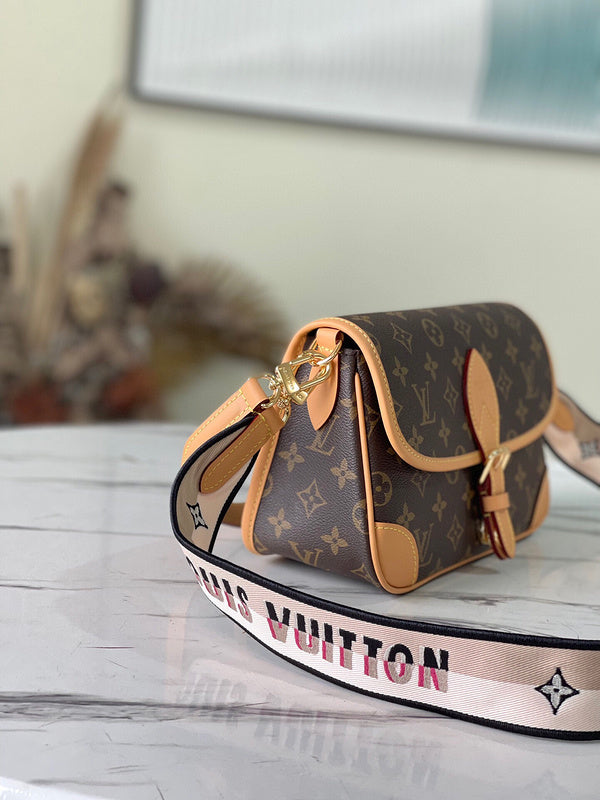 Fashion Lu-Vi bags - 5446