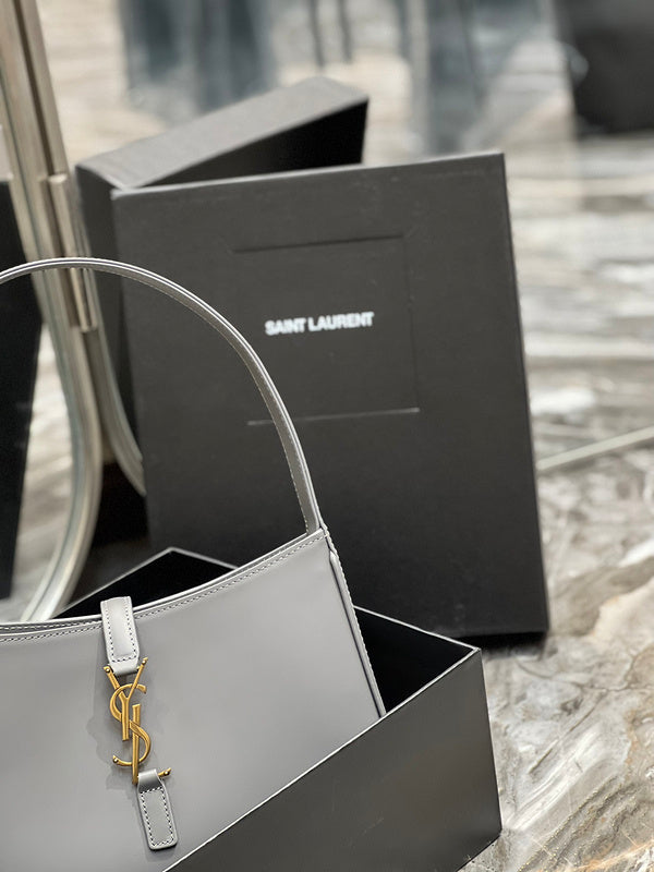 Amelia - YSL Bag - 2484