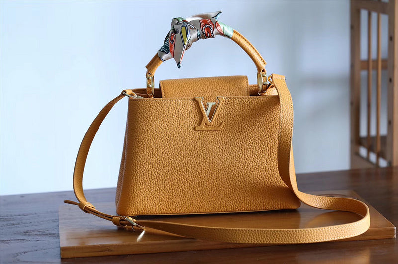Fan Fashion Lu-Vi bags - 8380