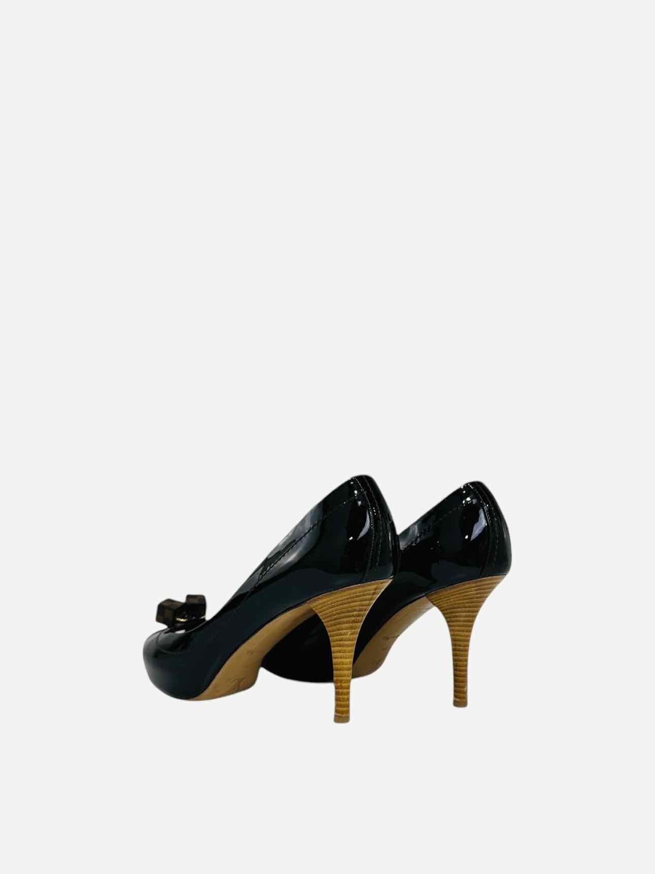LOUIS VUITTON Saint Honore Black Size EU 39 Pumps