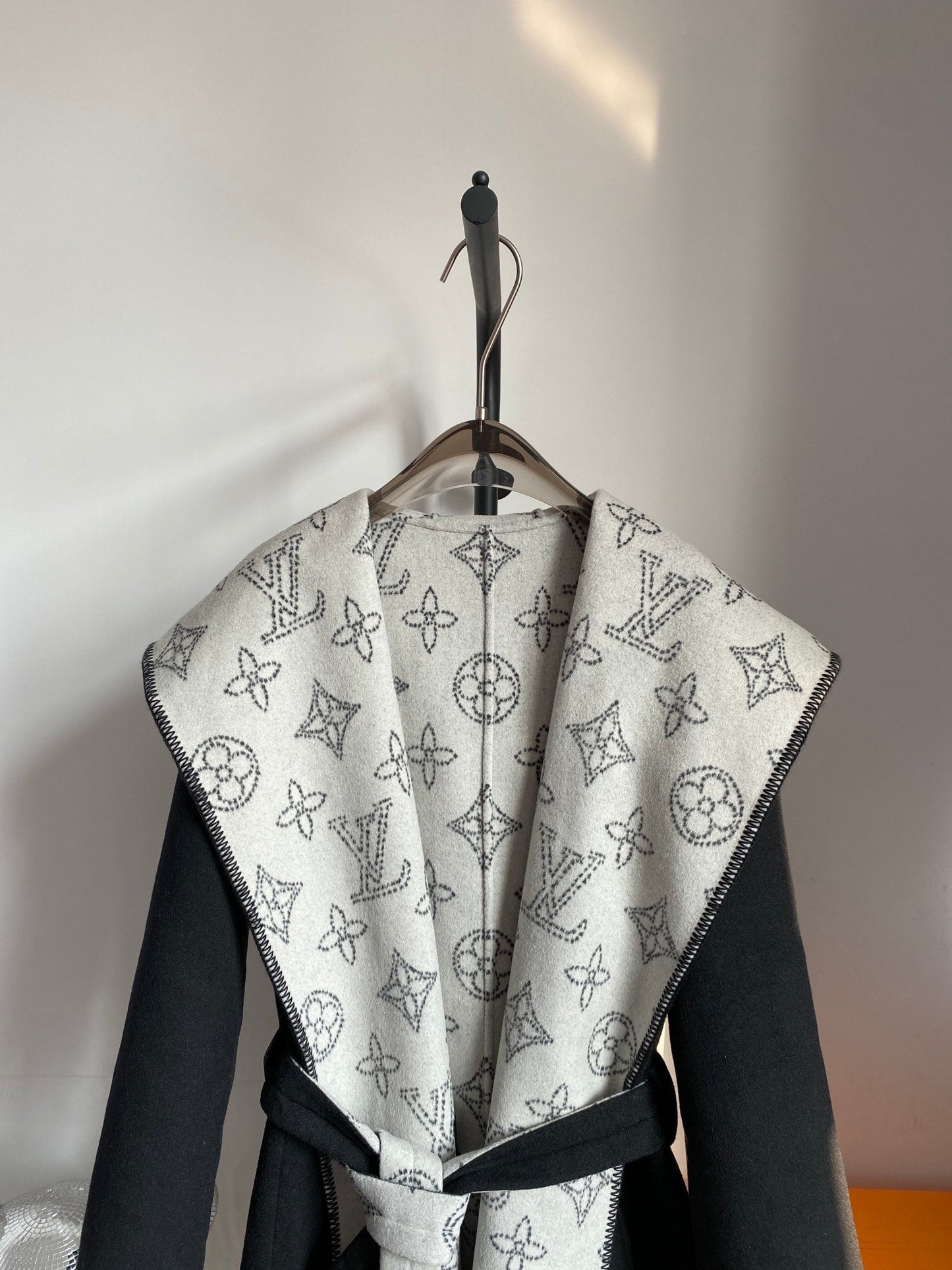 Luxury Louis Vuitton  Wrap Coat 023
