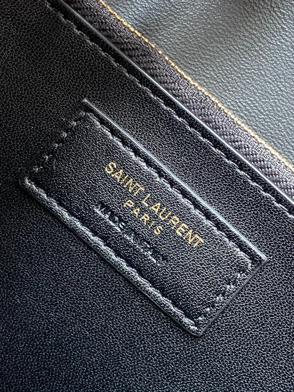 Amelia - YSL Bag - 3661