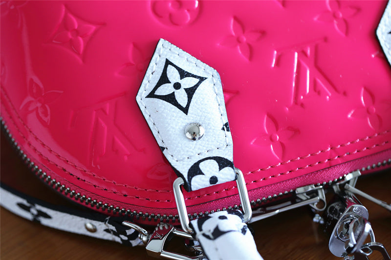 Fan Fashion Lu-Vi bags - 8276