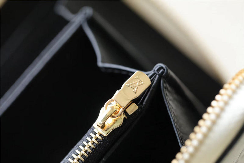 Fan Fashion Lu-Vi bags - 8891
