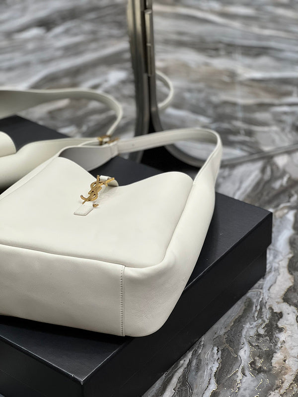 Amelia - YSL Bag - 2486