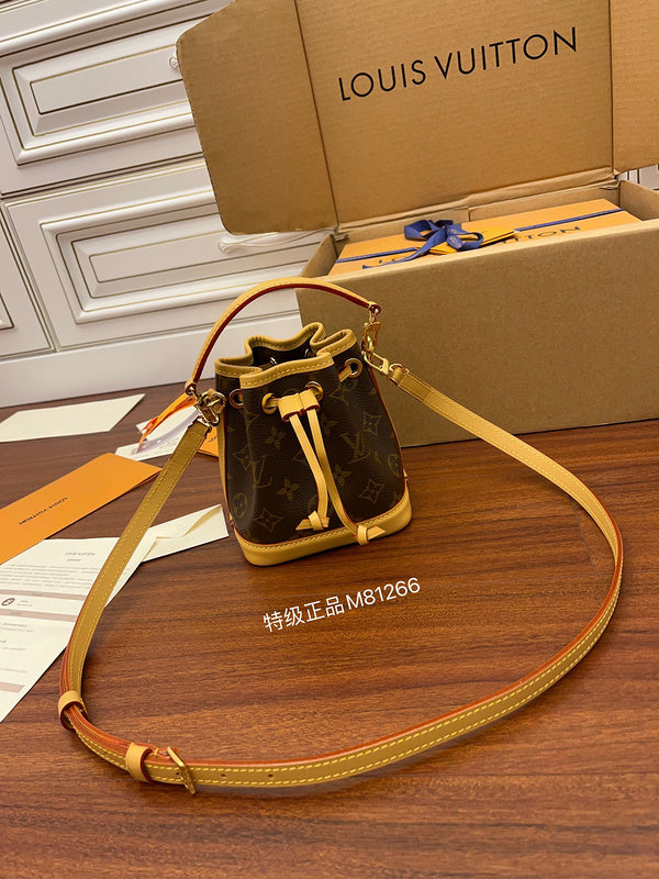 Fan Fashion Lu-Vi Bags - 16637