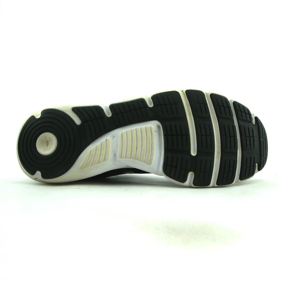 UNDER ARMOUR CHARGED ASSERT 8