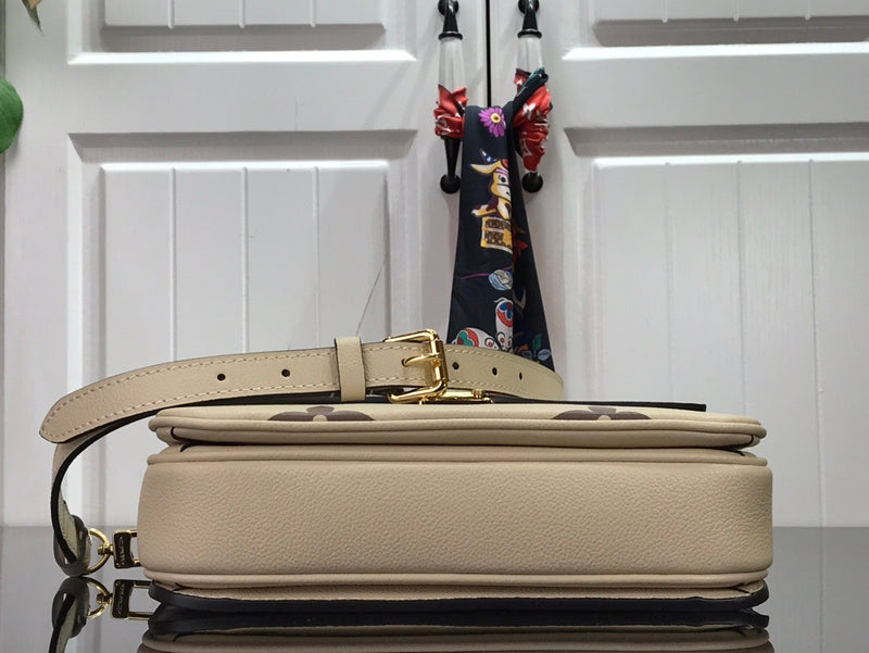 Fan Fashion Lu-Vi bags - 17633