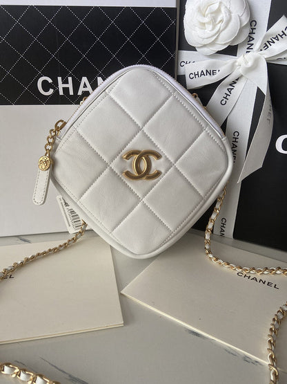 Wellow Bags - Chanel - Bags  - 321