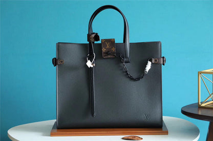 Fan Fashion Lu-Vi bags - 9843