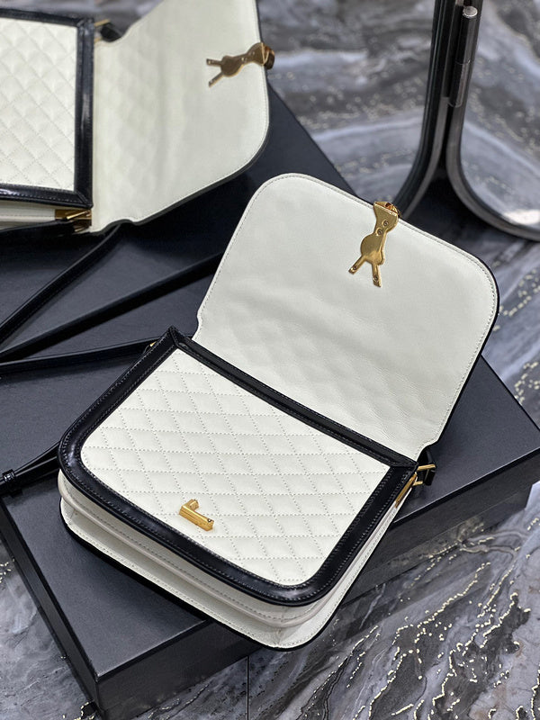 Amelia - YSL Bag - 1839