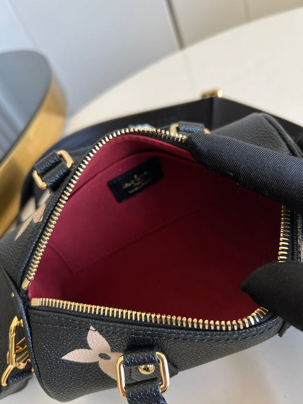Fan Fashion Lu-Vi bags - 17201