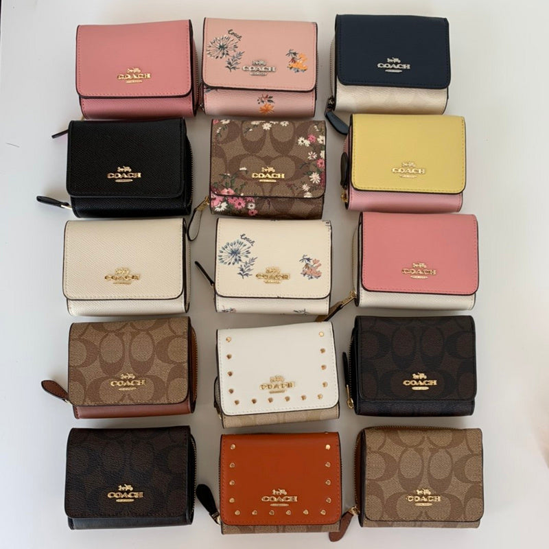 Amelia - CAH Wallet - 077