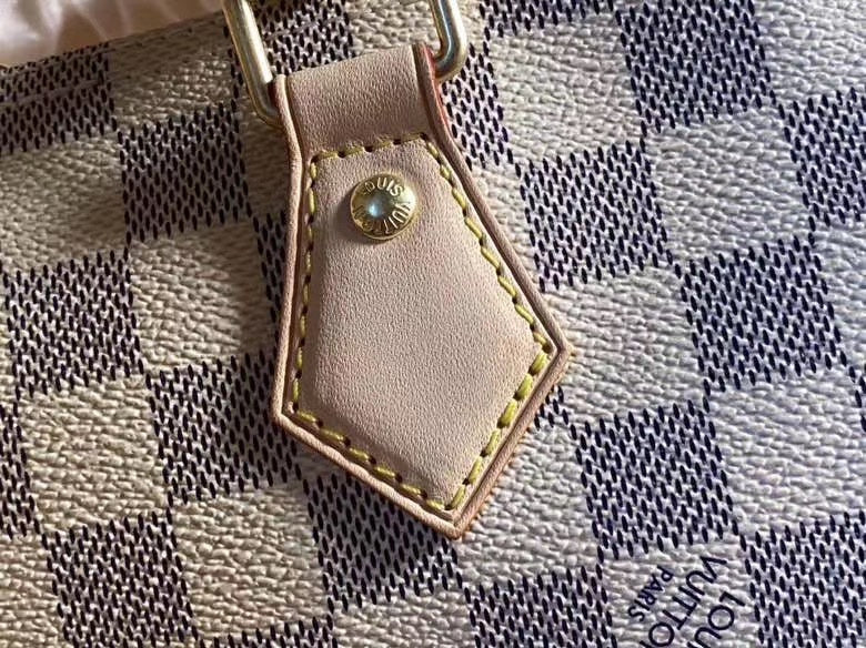 Fan Fashion Lu-Vi bags - 9478