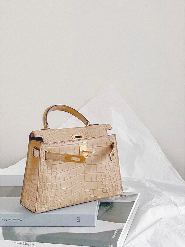 Amelia - HMS Bags - 1595