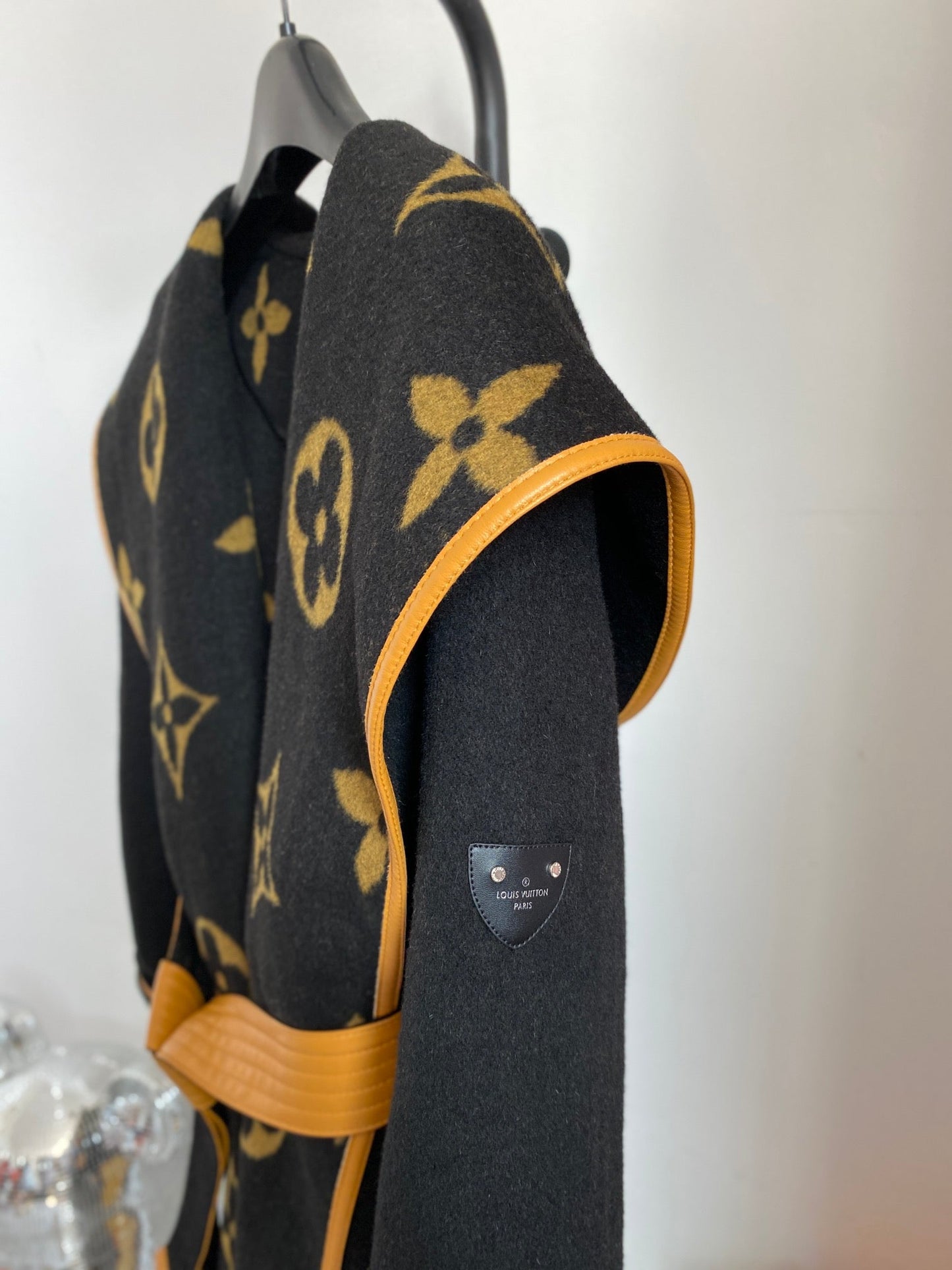 Luxury Louis Vuitton  Wrap Coat 031