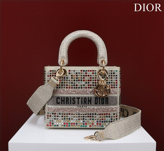 Amelia- DYOR FASHION BAGS - 2002