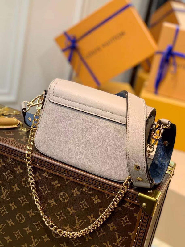 Fan Fashion Lu-Vi bags - 17544