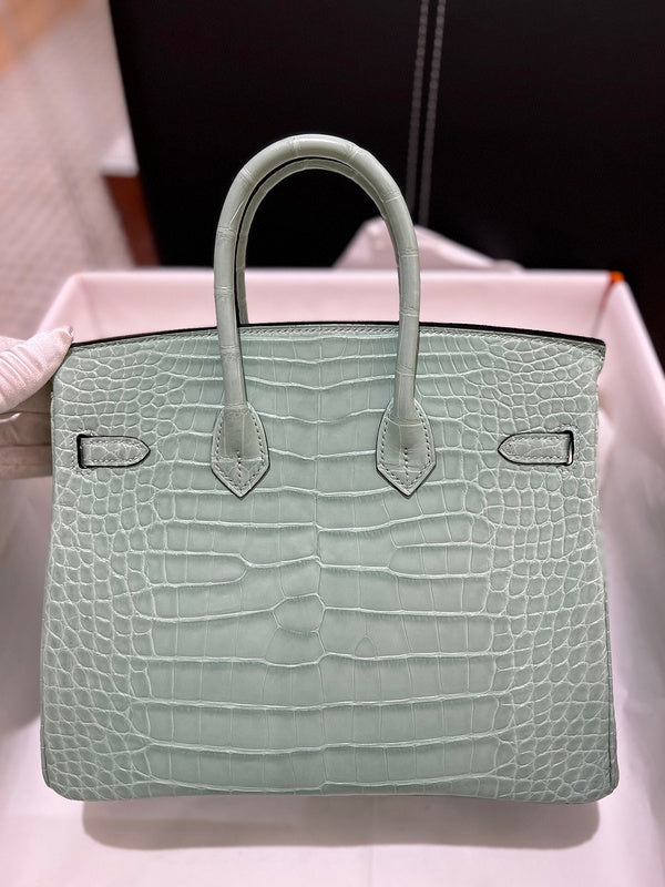Amelia - HMS Bags - 1722