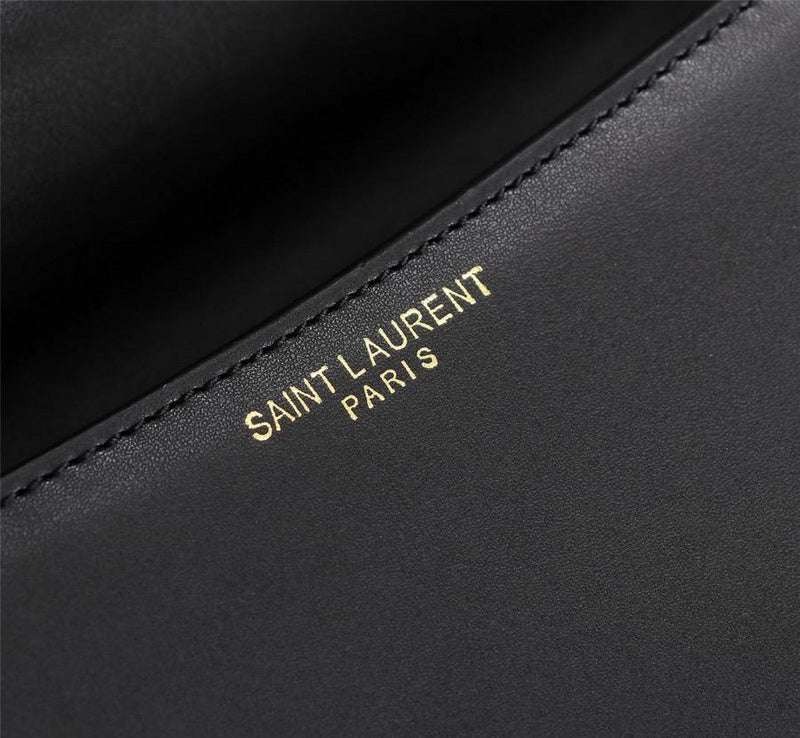Amelia - YSL Bag - 2554