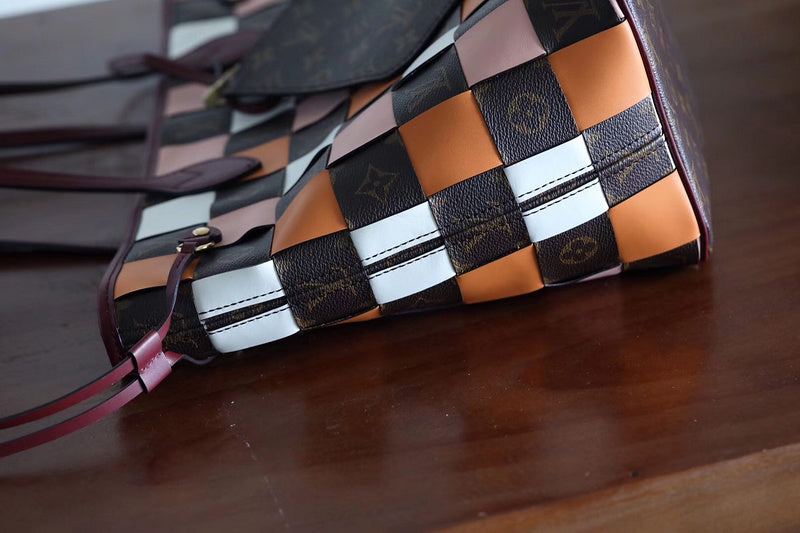 Fan Fashion Lu-Vi bags - 8071