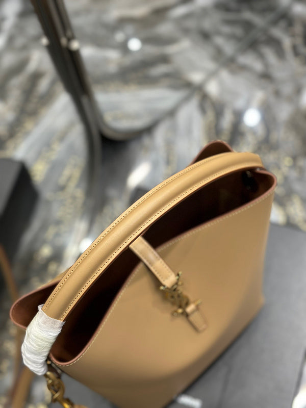Amelia - YSL Bag - 3970