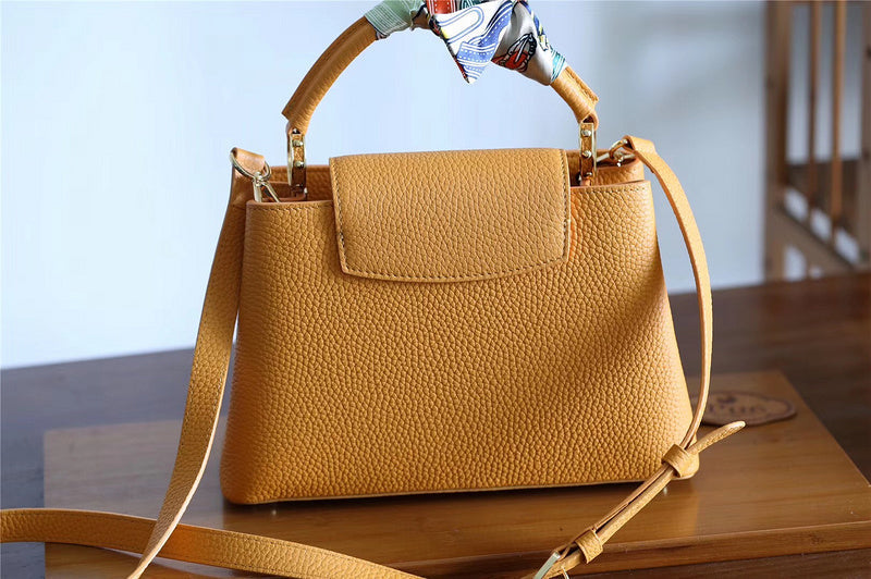 Fan Fashion Lu-Vi bags - 8380